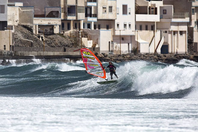 Olga Raskina on the wave - PWA Pozo World Cup 2012 ©  John Carter / PWA http://www.pwaworldtour.com